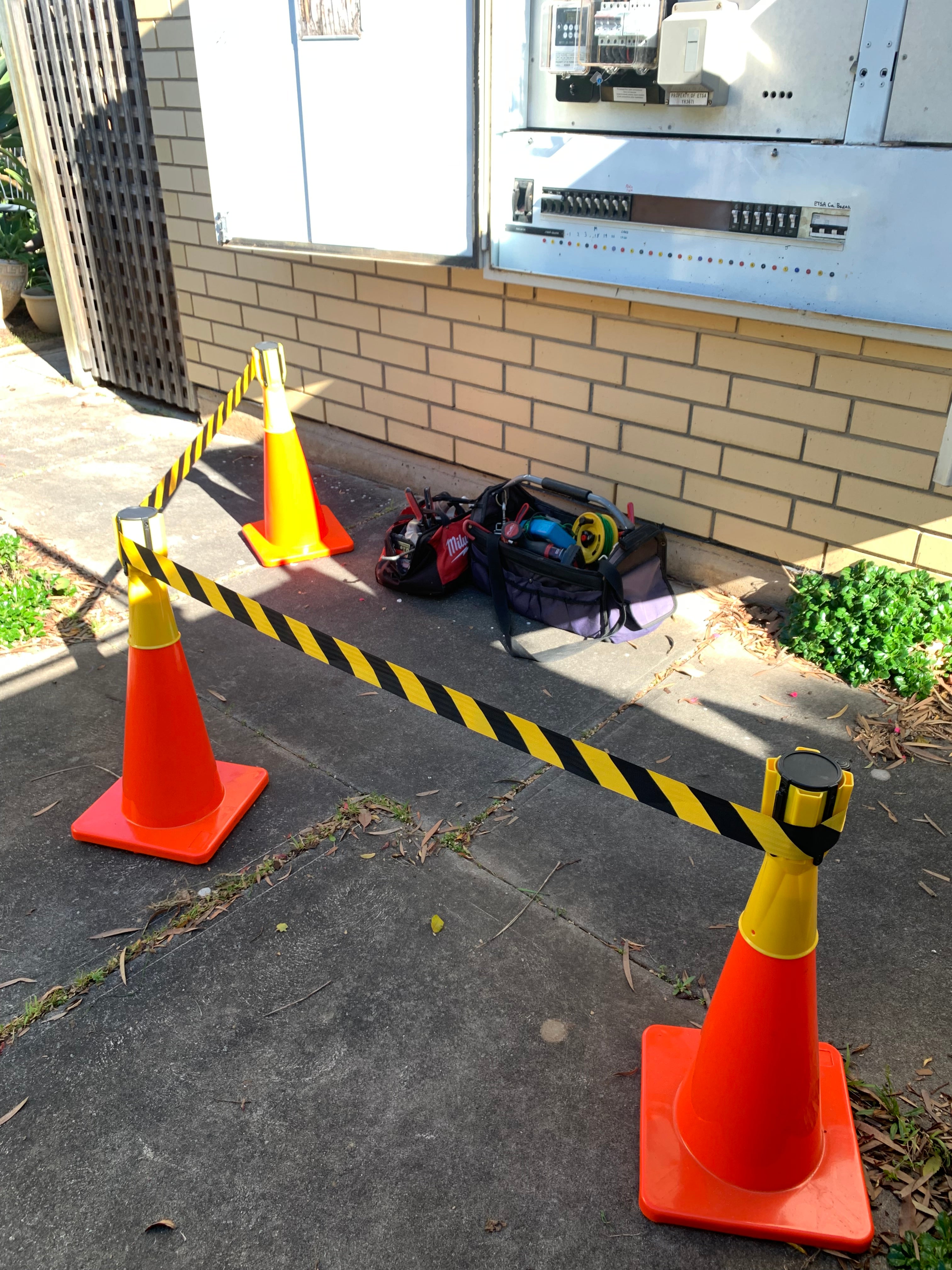 Security Cordon Electricians work area cordon/barrier safety cone topper kit – Meter Depot